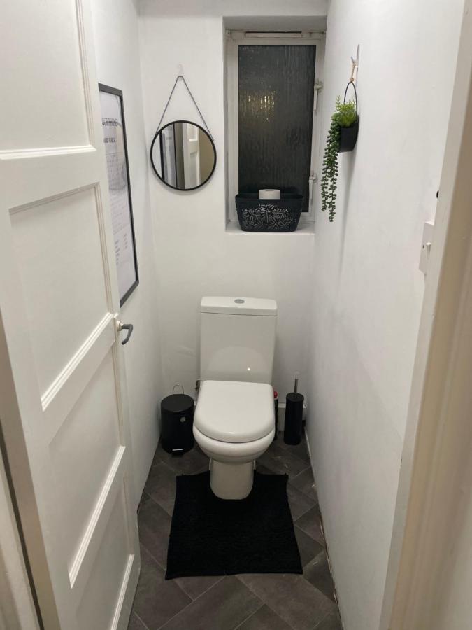 לונדון Lovely 2Bedroom 4Mins From Wimbledon Station מראה חיצוני תמונה