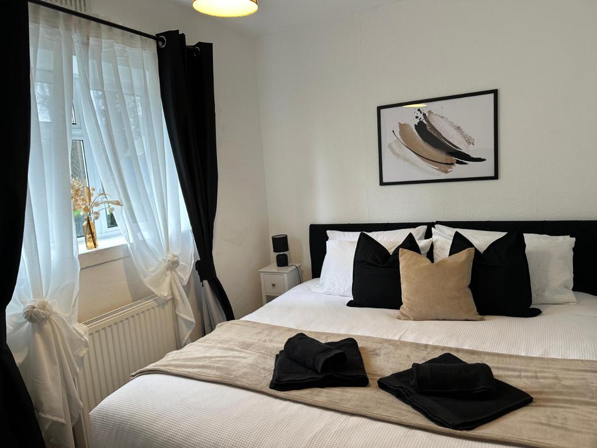 לונדון Lovely 2Bedroom 4Mins From Wimbledon Station מראה חיצוני תמונה